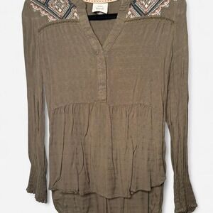 XS Knox Rose Olive Green V-Neck Embroidered Babydoll Hi Lo Top